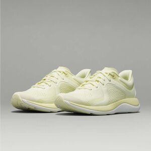 Lululemon Chargefeel Low Womens Workout Shoes Lemon Ice / White Size 9.5